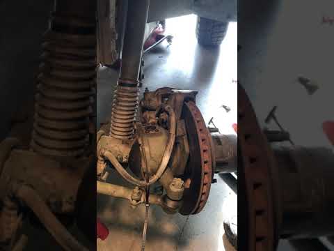 Correct Lubrication for closed knuckle Dana 44, 25, 27 Front Axle