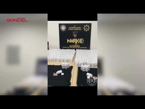 Uyuşturucu tacirleri kıskıvrak yakalandı