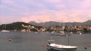 preview picture of video 'Delicious Food, Great Views, People Watch in Cavtat, Croatia'