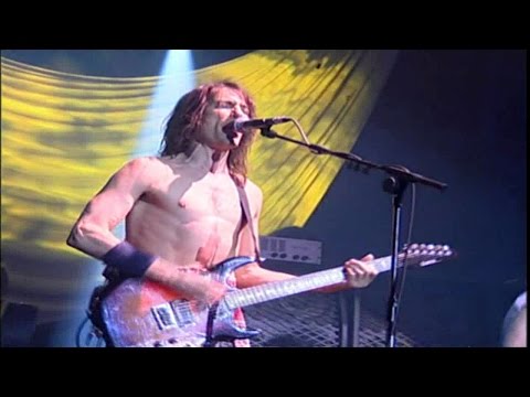 Video thumbnail for A fuego (Directo 2002)