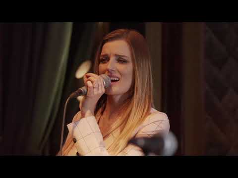 Zbudujmy świat - Paulina Grochowska | koncert "Nas więcej łączy" - reż. Janusz Gast