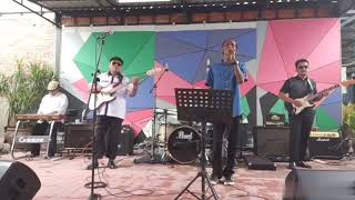 Download lagu DI SAAT BAHAGIA - Wak Mustar mp3