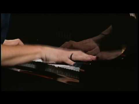 Vitor Araújo | Samba e Amor (Chico Buarque de Holanda) | Instrumental SESC Brasil