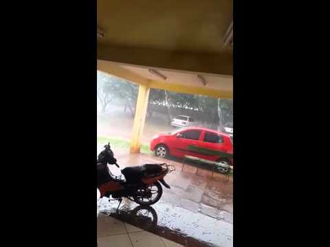 Fuerte tormenta en Puente Kyha, Canindeyú