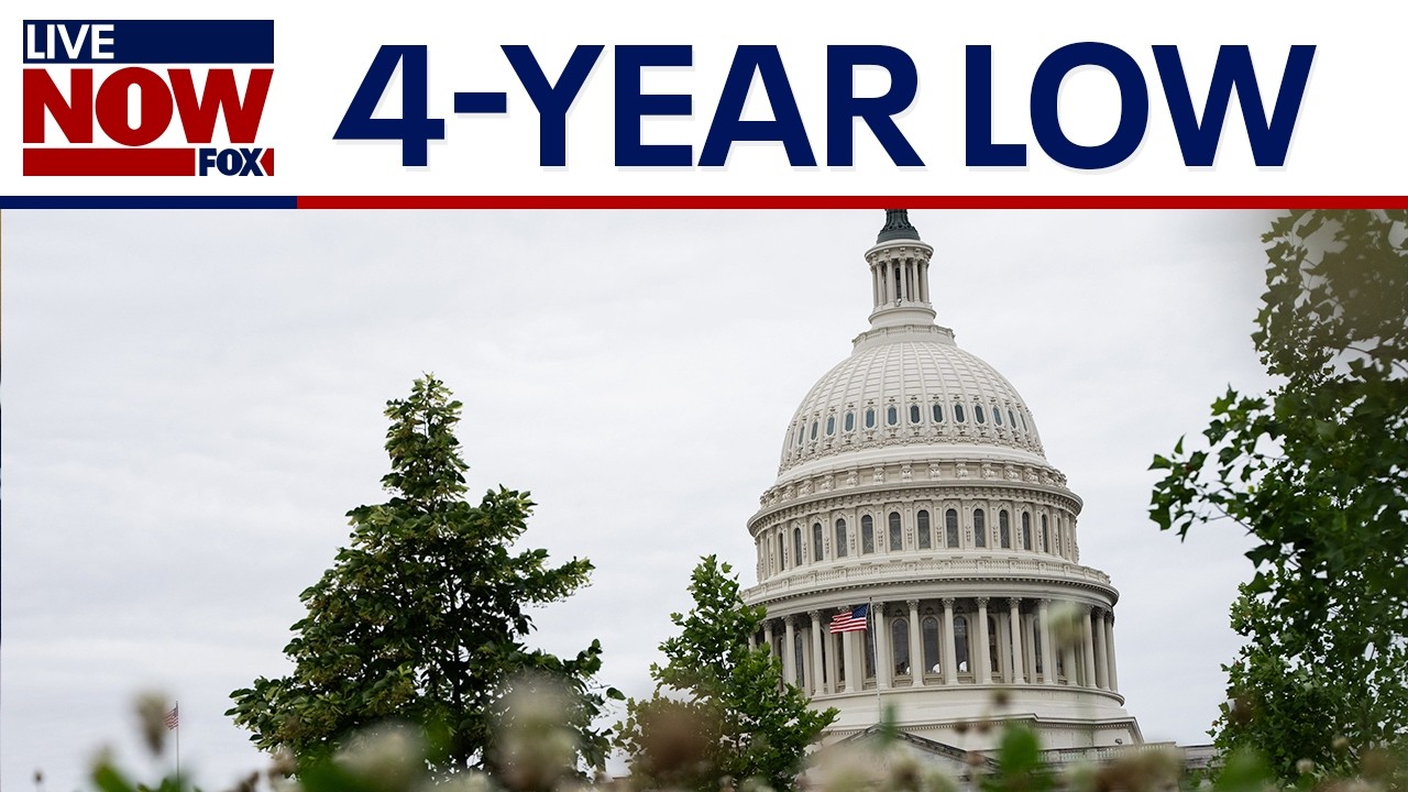 American confidence in economy at 4-year low, poll finds