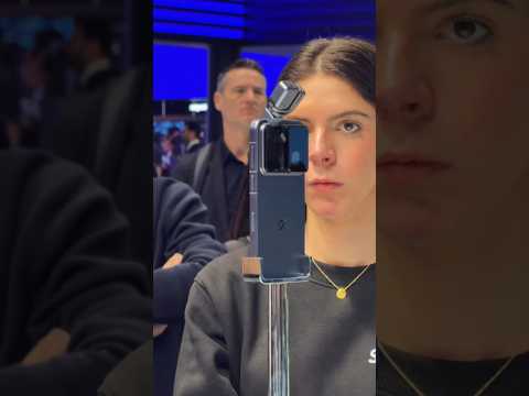 Activating the camera on the HONOR ROBOT PHONE