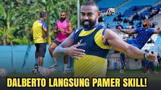 Download lagu SING DITUNGGU AKHIRE TEKO! Dalberto Sudah Gabung Latihan, Aremania Full Senyum Lihat Sang Bomber mp3 Download lagu SING DITUNGGU AKHIRE TEKO! Dalberto Sudah Gabung Latihan, Aremania Full Senyum Lihat Sang Bomber mp3