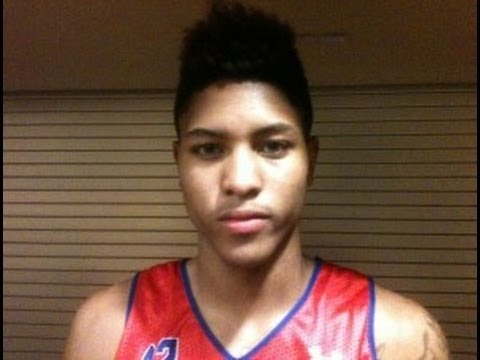 Kelly Oubre Halfcourt Buzzer Beater