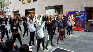 Super Mario Odyssey "Jump Up, Super Star!" Dance at Nintendo NY