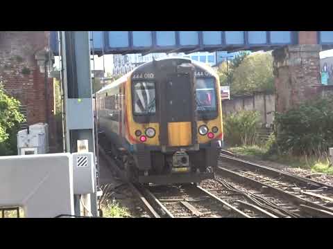 444045 & 444010 departing Southampton Central for London Waterloo (27/10/22)