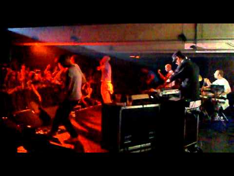 Brains ft. MC Zeek - Refresh the Style @ live in Gödör 2011.02.25.