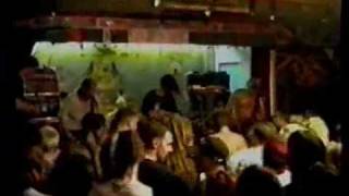 The Offspring - Kick him when he&#39;s down - Live 1993 - Preston