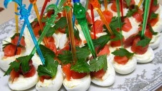 Смотреть онлайн Праздничные канапе с рыбой и перепелиным яйцом