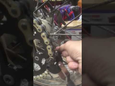 Motorcycle O-ring chain master link install