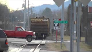 preview picture of video 'East Tennessee Railway shoves through Johnson City Tennessee 1/9/13'