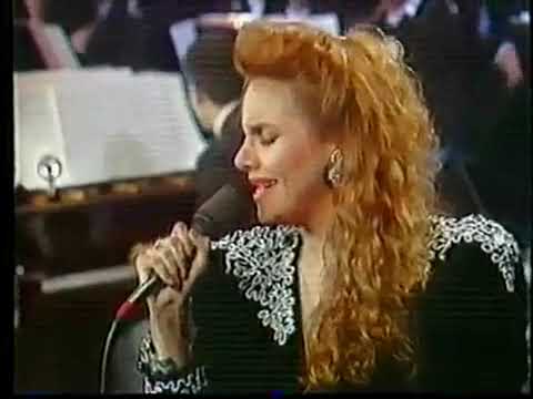 OTI 1988, República Dominicana, Taty Salas, De tu boca - (Juan Luis Guerra) - (Merengue)