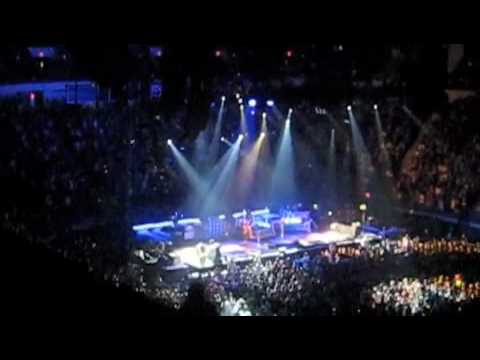 Pearl Jam - Hartford 15 May 2010 - VanHalen & Porch