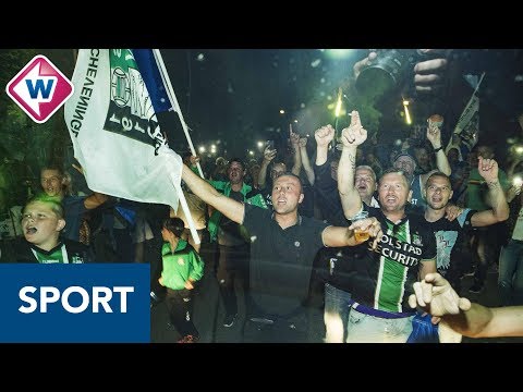 Uitzinnige supporters onthalen gepromoveerd Scheveningen - OMROEP WEST SPORT