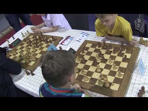 2017-06-04 Daneshvar B - Lazavik  1-st Cadet Chess Blitz World Championship