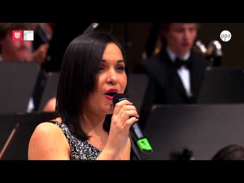 Nina Strnad in Simfonični orkester & Dekliški pevski zbor Gimnazije Kranj - Nad mestom se dani