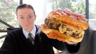 Arby's NEW Deluxe Wagyu Steakhouse Burger Review!