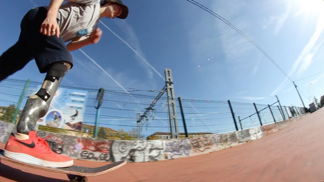 Clement Zannini: 5 On Flat sobre una mesa