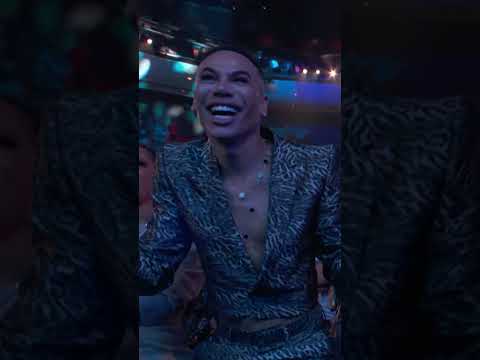 Lil Kim Shows Why She's The Queen 🐝 & People Can't Get Enough! | Hip Hop Awards '22 #Shorts #lilkim