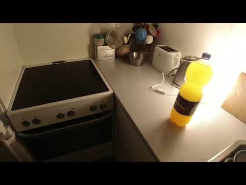 MongoTV_6681 - DRIKKER GLAS KOLD SAFTEVAND SENT TIRSDAG AFTEN