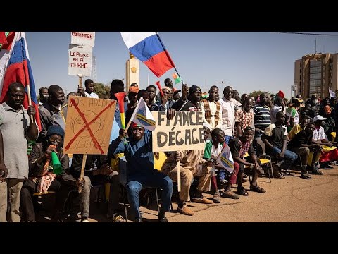 Protesto contra presença francesa no Burkina Faso