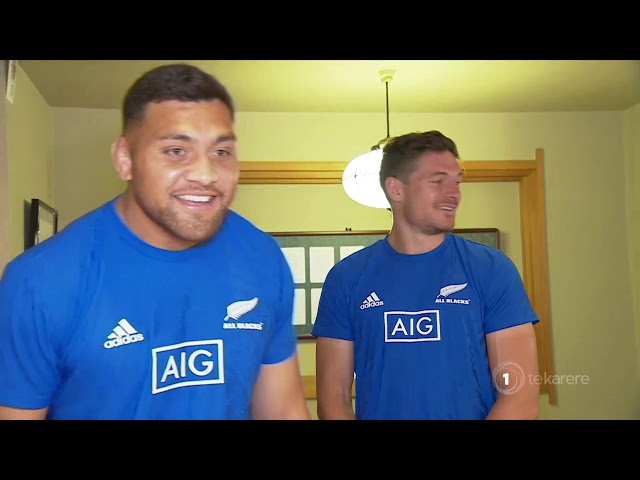 Video Uitspraak van TJ Perenara in Engels