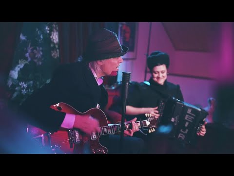 The Moontwins (PK Keränen & Leija Lautamaja) - Out Tonight