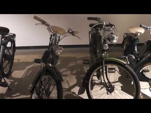 Altes Fahrrad mit Hilfsmotor von Wanderer