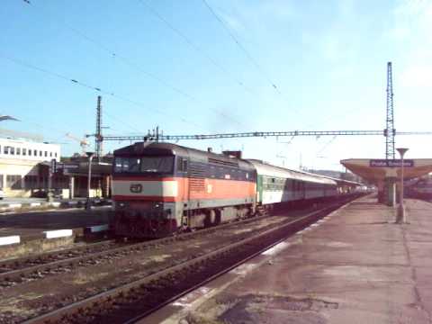 749 121 na čele R 1251 - rozjezd  Praha Smíchov - 9.10.2010.