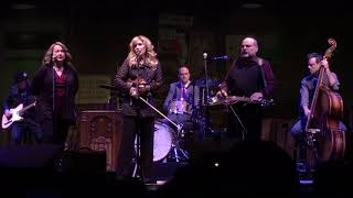 Alison Krauss LIVE “Baby, Now That I’ve Found You” The Foundations Cover Evening with Alison Krauss