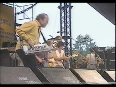 Jeff Beck w/ Jan Hammer - Freeway Jam (Live In Japan)