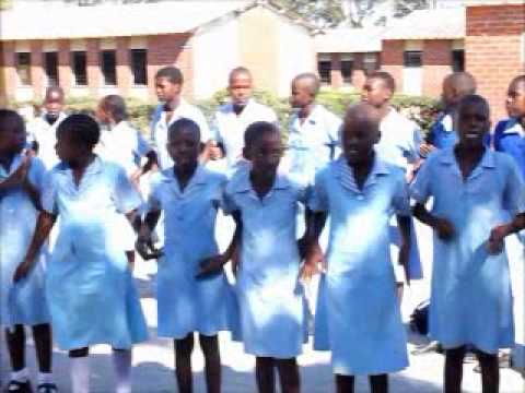 Supporting leadership and girls clubs in Zimbabwe