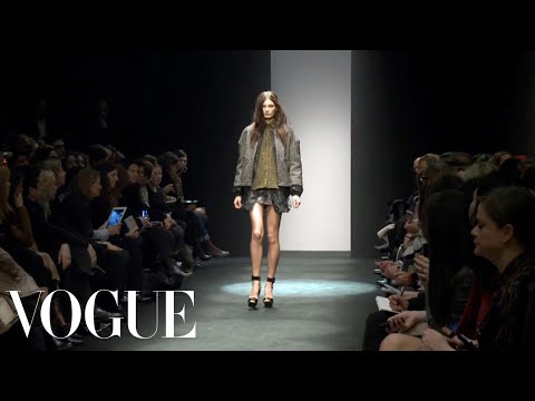 No. 21 Ready to Wear Fall 2012 Vogue Fashion Week Runway Show