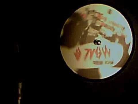 Mick Wills - Rhythm Machine GIGOLO 112 2003