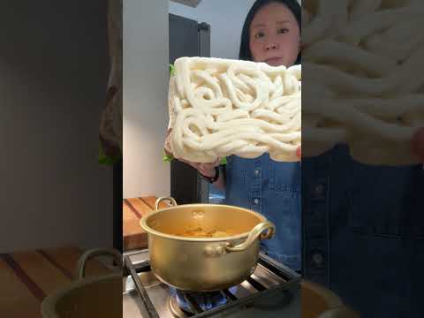 Easy 10-minute Kimchi Udon Noodle Soup