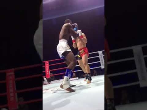 Fight time Daye jiang-China. Gerald dah vs Hu Haiwen round 1