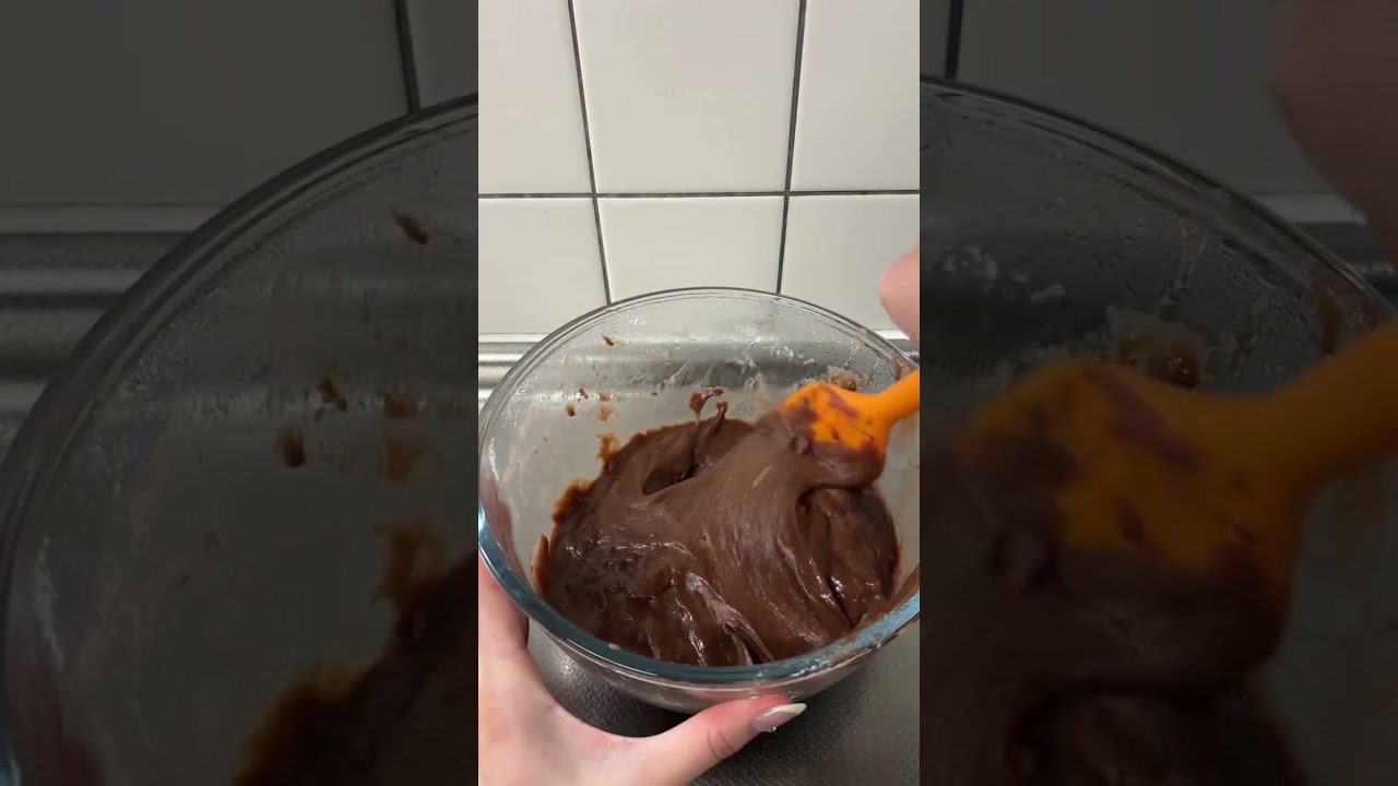 今さらだけど巨大ドバイチョコ餅作りました🧆💚 #ドバイチョコ餅 #ドバイチョコ #再現レシピ #asmr #モッパン