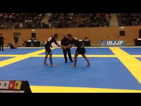 Jaroslav Moltas vs Giulliano Alves. Berlin 2015 No Gi Black adult open class.