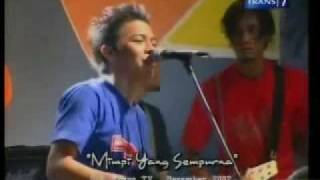Download lagu peterpan - 1st TV  Performance.mp4 mp3