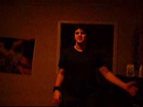 En ung Ivan tror han är någon slags rockstjärna