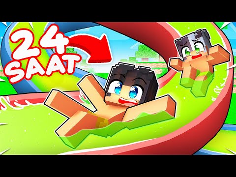 24 Saat Boyunca Terk Edilmiş Aquapark'ta Kaldık! 🌊  | Minecraft