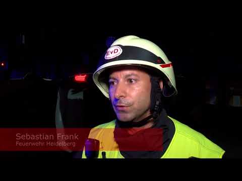 Großraumtaxi durch Luft geschleudert! Betrunkener (19) fährt über Rot – 5 Schwerverletzte