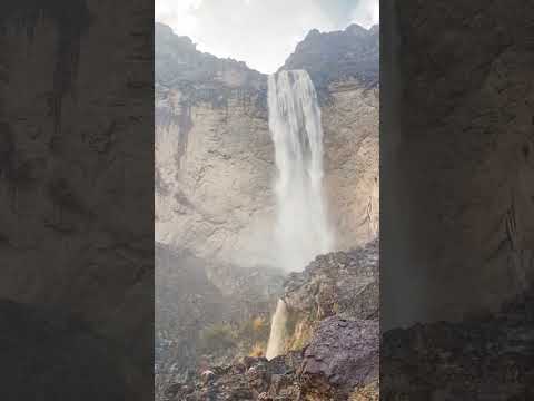 شلالات وادي السحتن بولاية ⁧‫الرستاق‬⁩ بعد الأمطار الغزيرة السبت 10 5 2025 امطار اكسبلور سيول
