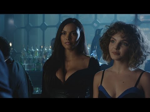 Selina Kyle | & Tabitha accept Penguin's offer [Gotham 4x01] 3 / 4
