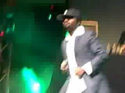 Ranidu in Australia performing his hits