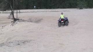 preview picture of video 'Yamaha Grizzly In The Pit - Kodiak In The Puke Bowl! GoPro HD'